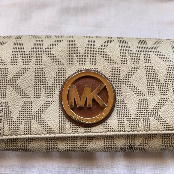 Michael Kors Fulton Continental Flap Wallet Signature MK Vanilla - Picture 3 of 7